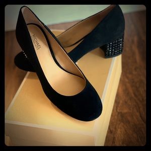 Michael Kors Arabella kitten pump.